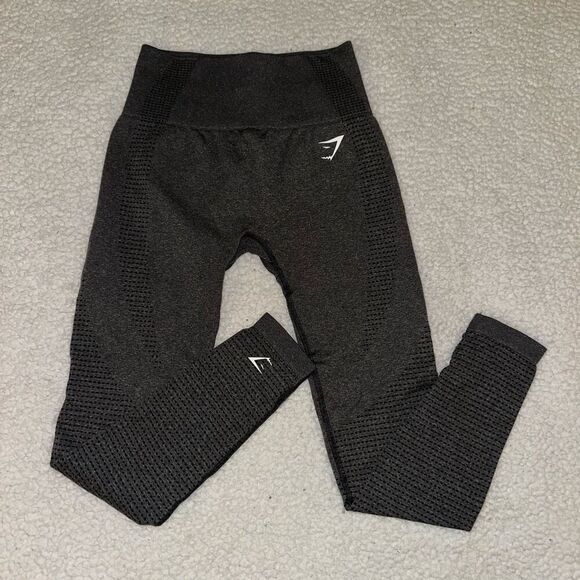 Gymshark Pants - Gymshark Women’s Charcoal Heathered Gray 7/8 Ankle Size Small EUC